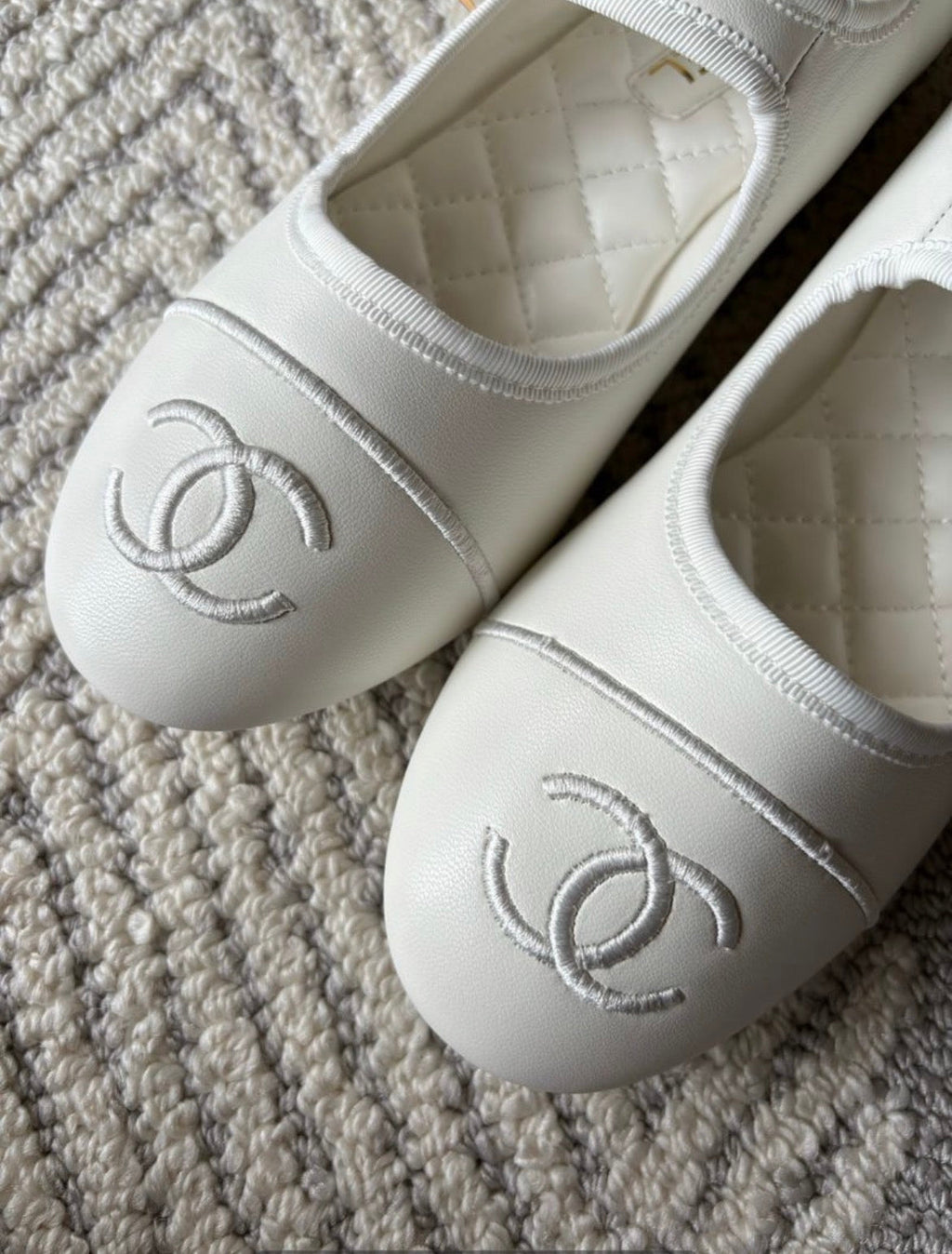 Ballerines Chanel — Élégance & Luxe au quotidien