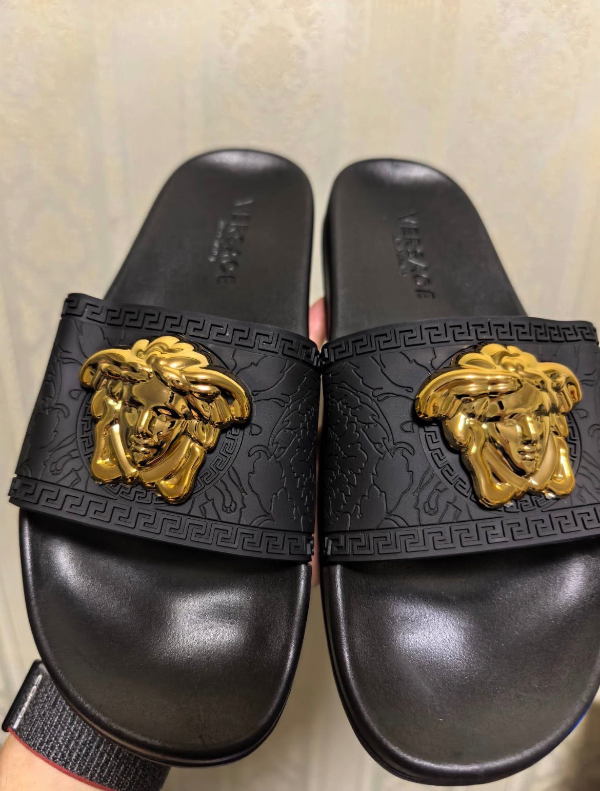 Pantoufles Homme :Versace