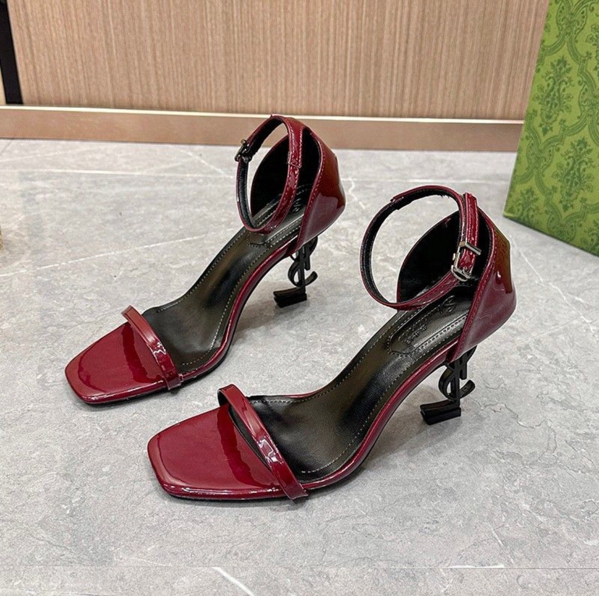 Sandales YSL