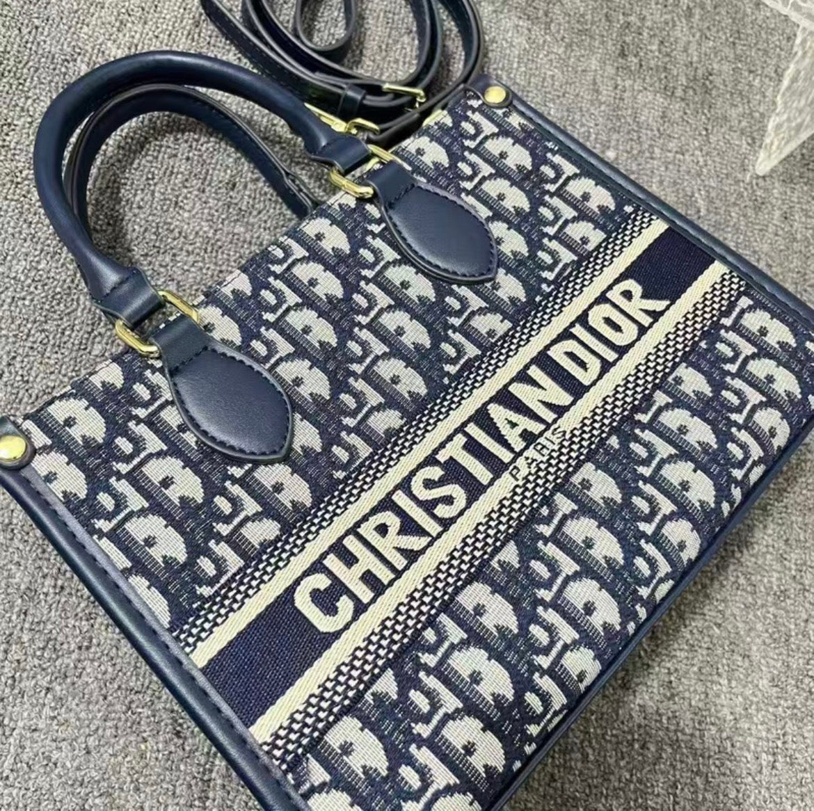 Sac a main CHRISTIAN DIOR