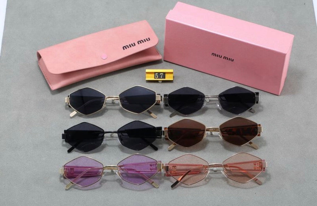 Lunette de soleil femme :MIU MIU