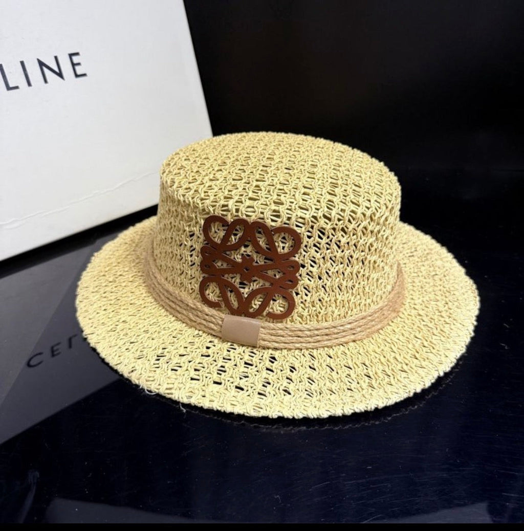 Sac a main et chapeau :LOEWE