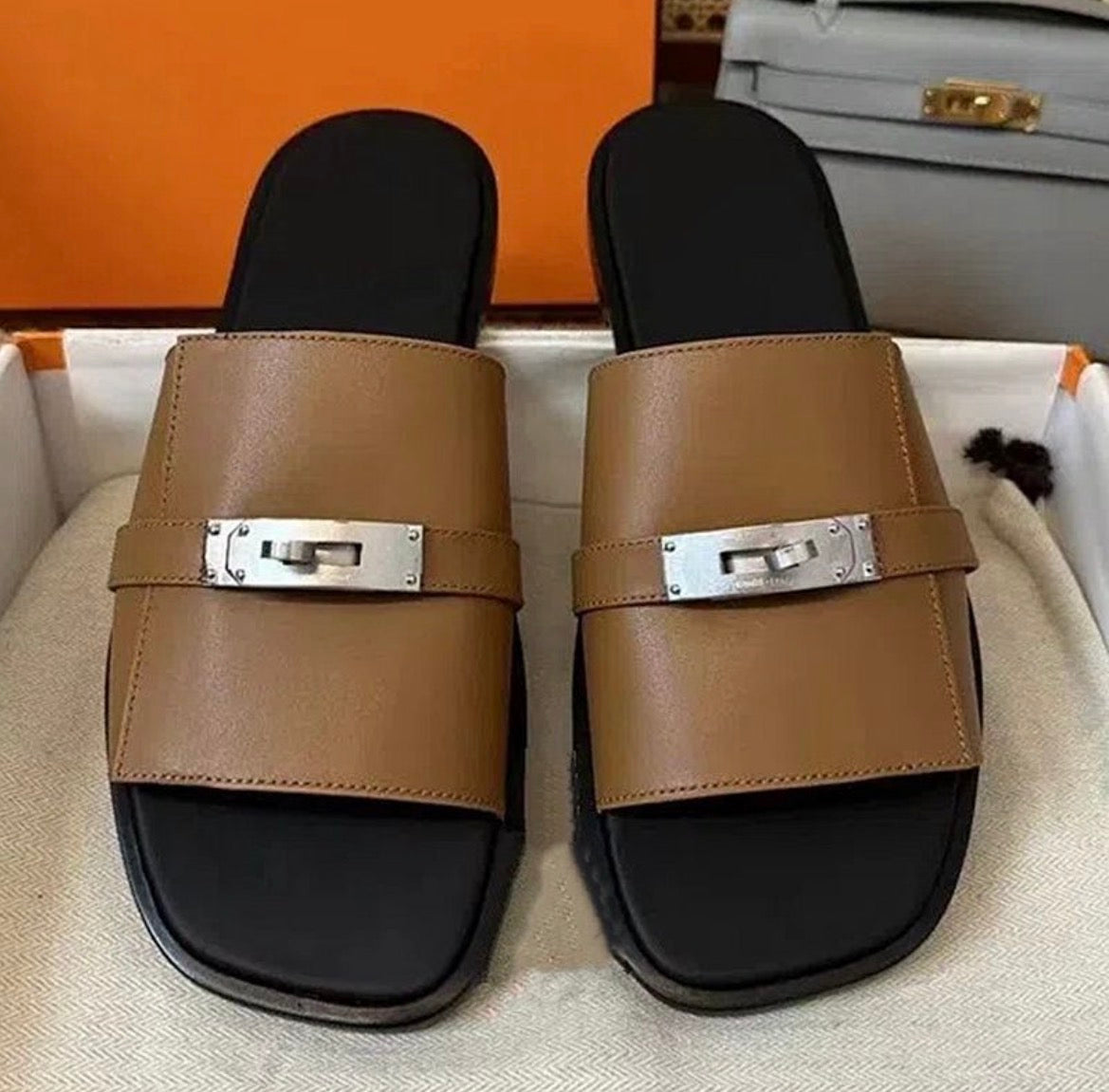 Pantoufles Homme :HERMÈS