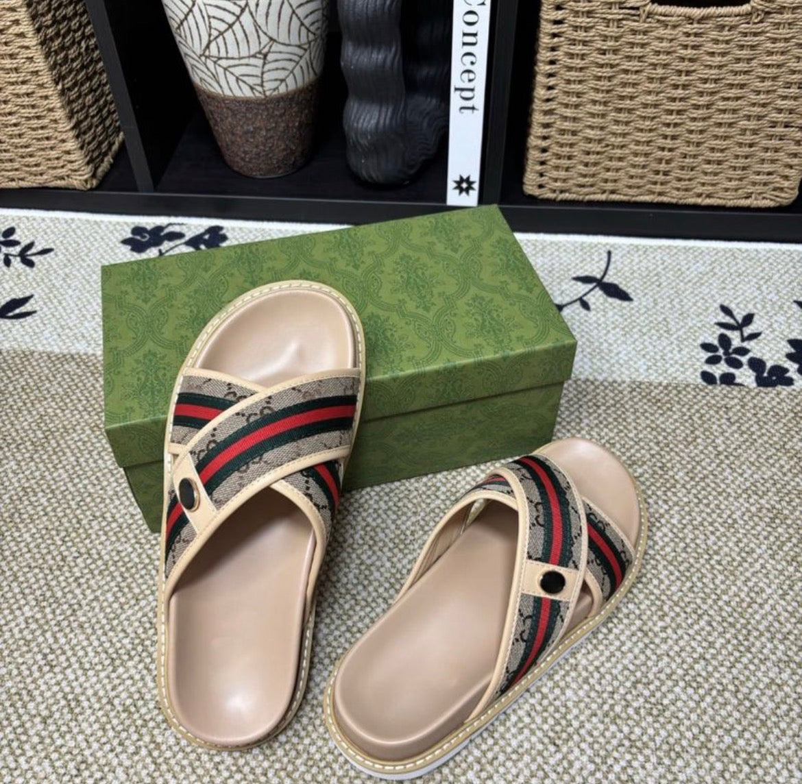 Pantoufles homme :GUCCI
