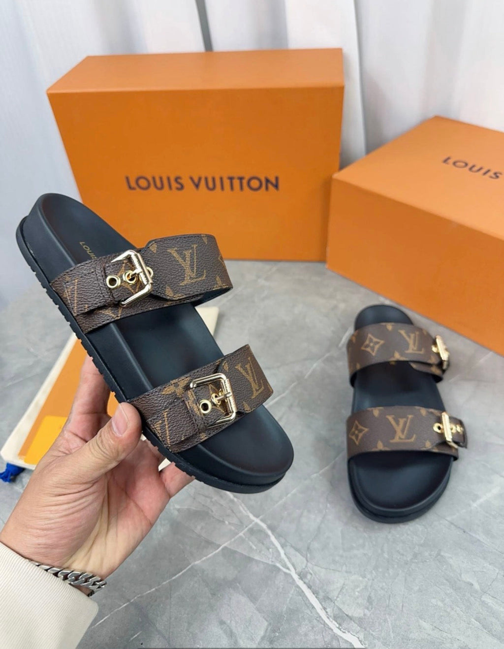Sandales LV — Élégance & Luxe au quotidien