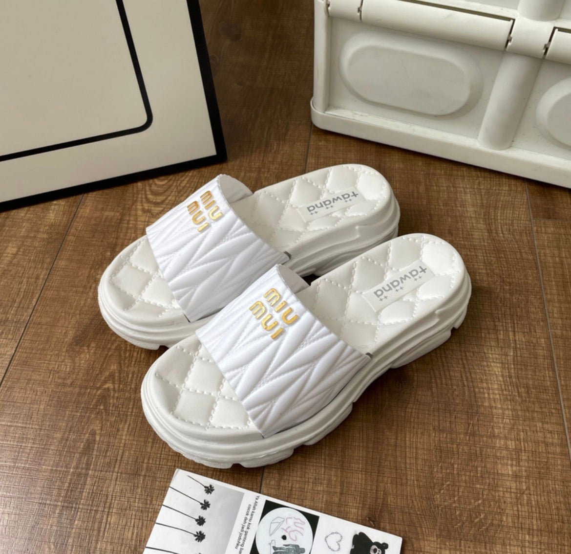 Sandales :MIU MIU