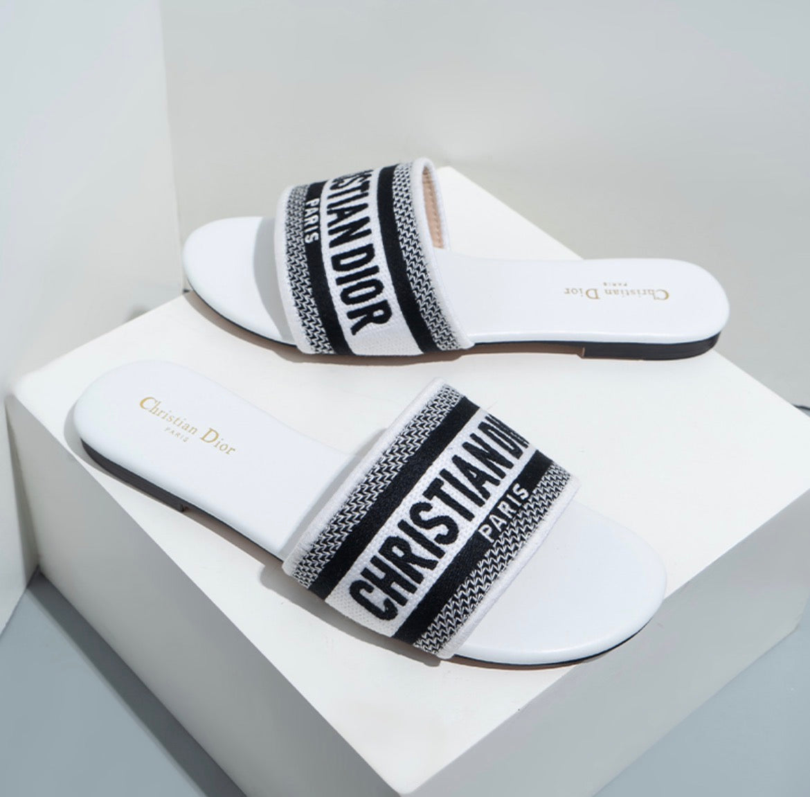 Sandales CHRISTIAN DIOR